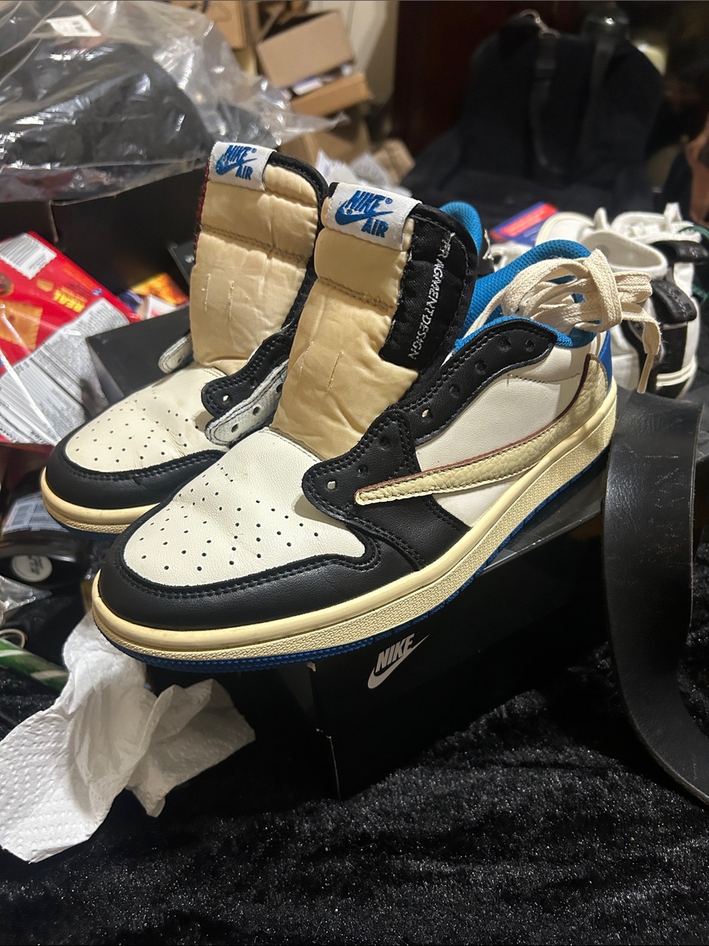 Travis Scott Men’s Low-Top Sneakers in Black/Cream/Blue
